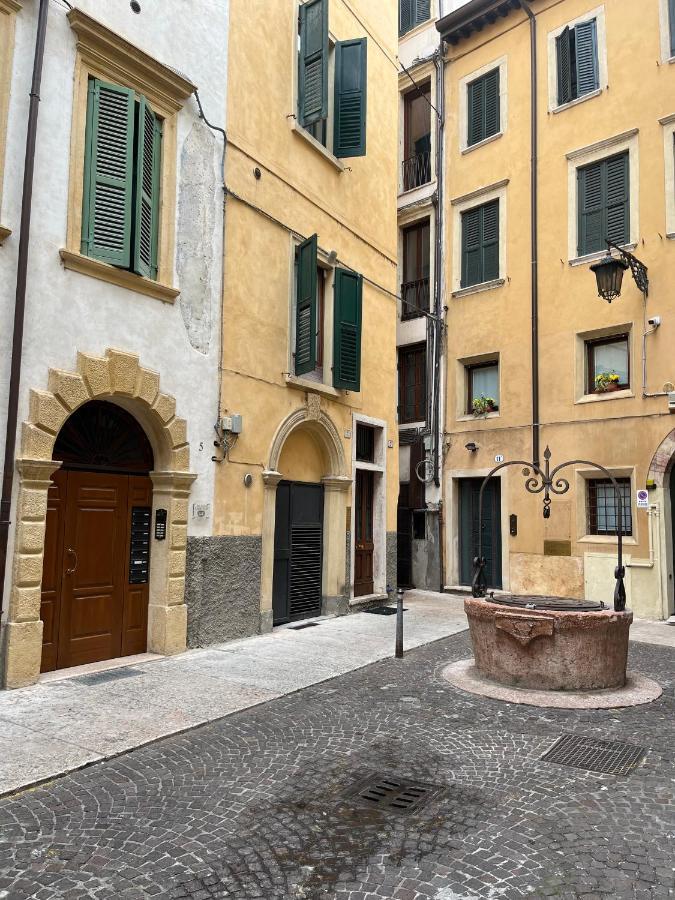 Magnolia Home - Piazza Delle Erbe Verona Exterior foto