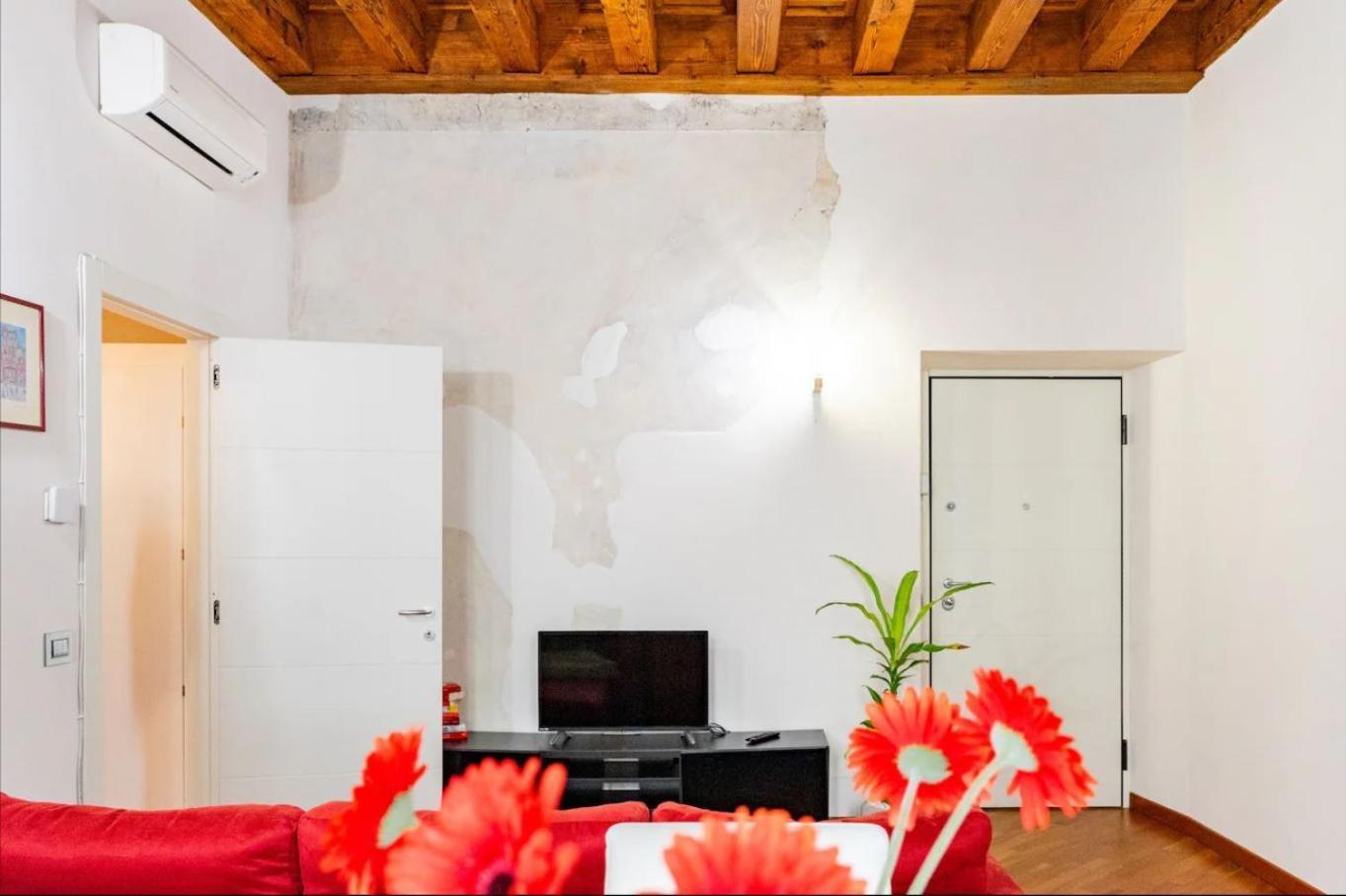Magnolia Home - Piazza Delle Erbe Verona Exterior foto