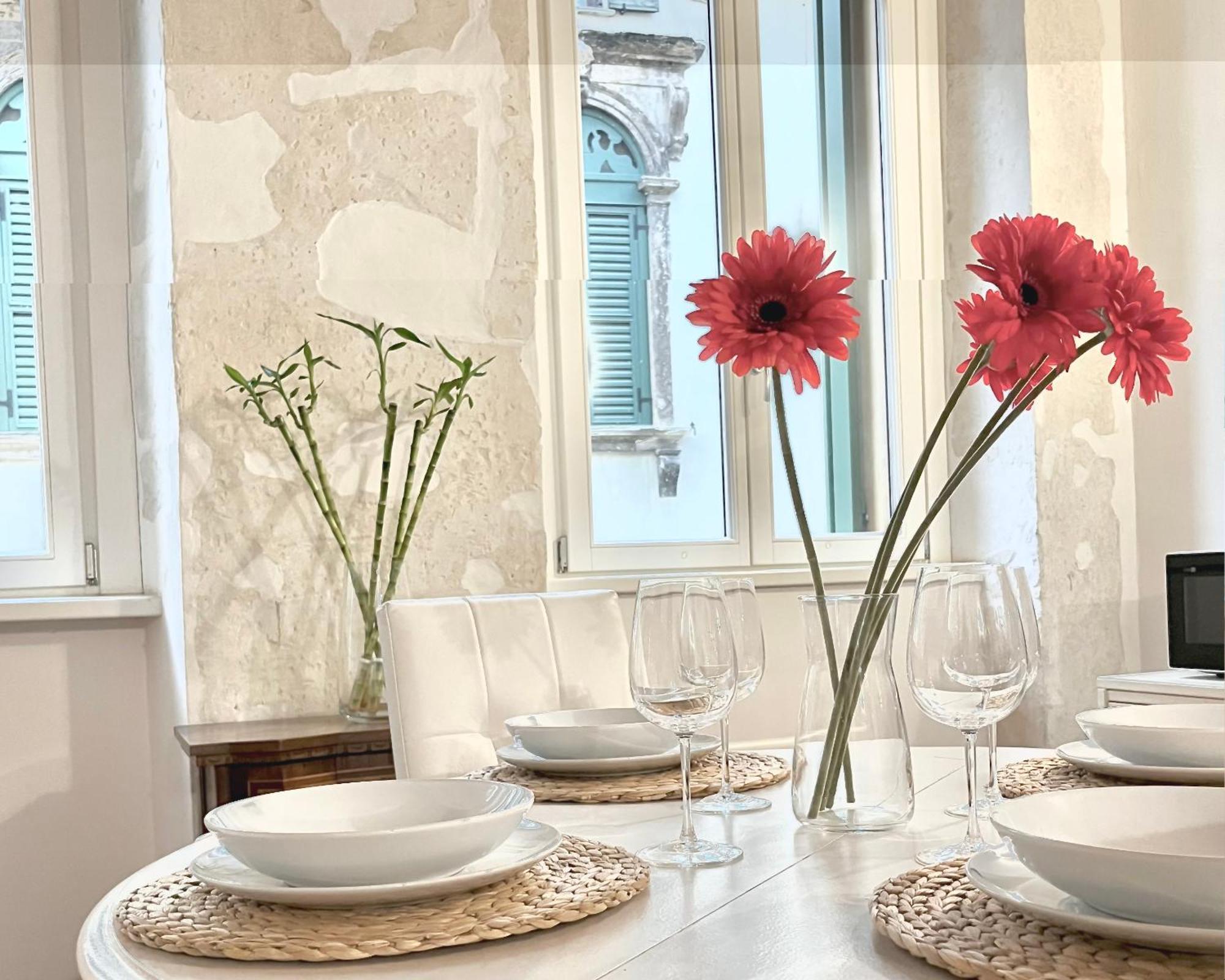 Magnolia Home - Piazza Delle Erbe Verona Exterior foto